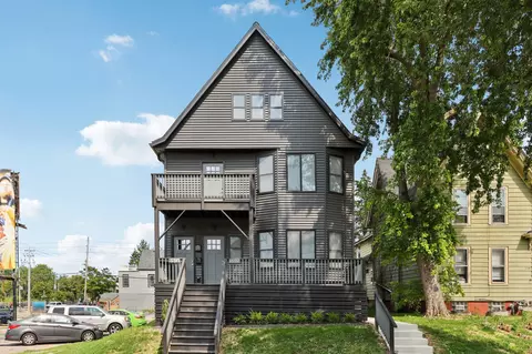 2212 N Cambridge, Milwaukee, WI 53202