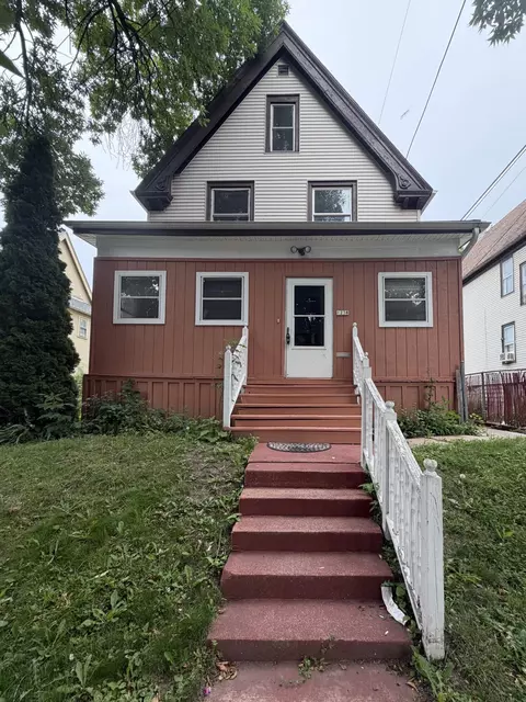 1238 N 33rd, Milwaukee, WI 53208