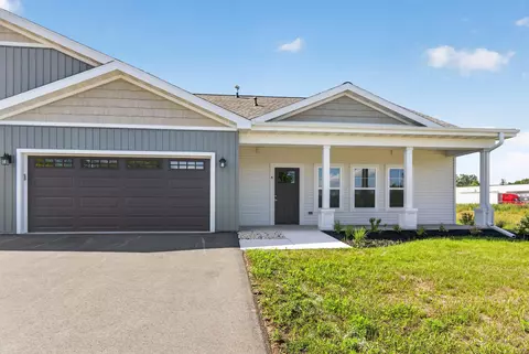 1601 Wildlife #4, Kewaskum, WI 53040