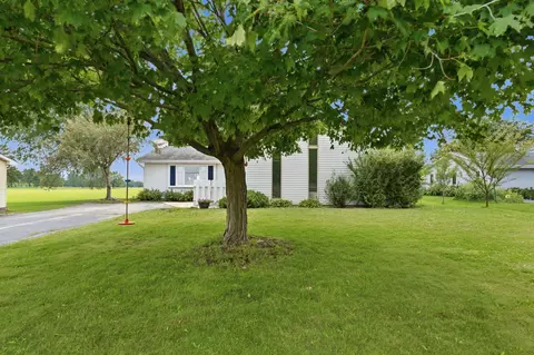 10119 Dunkelow, Caledonia, WI 53126