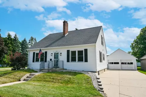 329 N Broad, Elkhorn, WI 53121