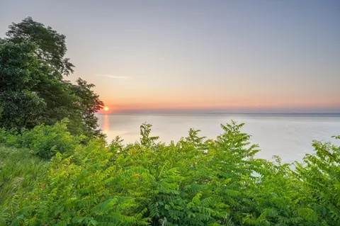 580 Lake Shr, Grafton, WI 53024