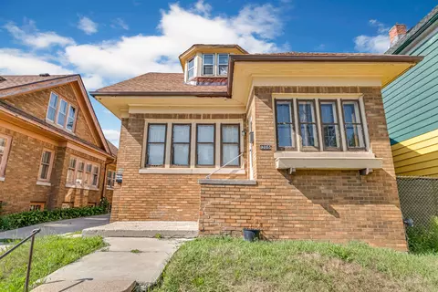 1306 W Keefe, Milwaukee, WI 53206