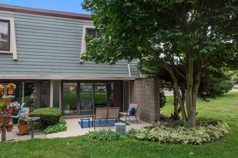 3333 5th #2-J, South Milwaukee, WI 53172