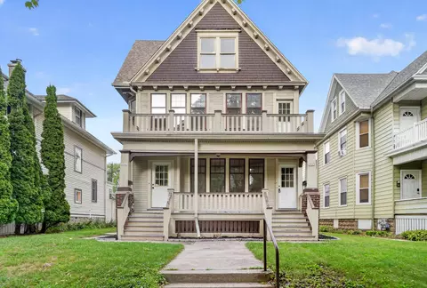 2951-2953 N Farwell, Milwaukee, WI 53211