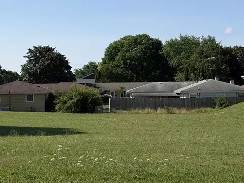 Lt2 Main, Sheboygan, WI 53083