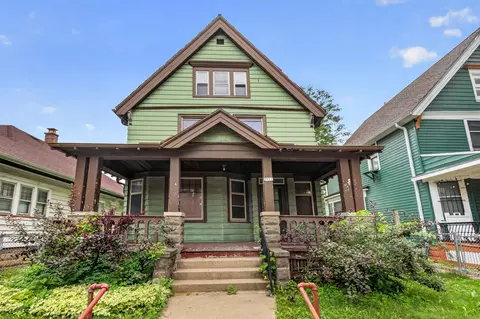 3911 W Roberts, Milwaukee, WI 53208