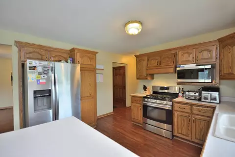 Kitchen - s108w37645 Draper, Eagle, WI 53119 photo 2 of 3