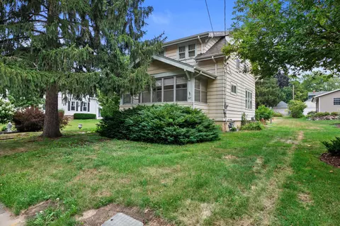 817 Richards, Watertown, WI 53094
