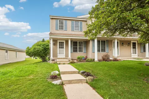 2070 Cliff-alex #A, Waukesha, WI 53189