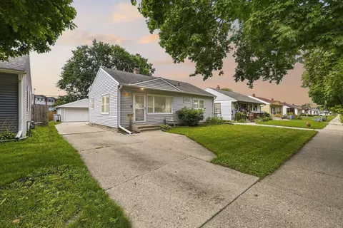 159 W Armour, Milwaukee, WI 53207