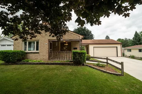 110 S Highland, Thiensville, WI 53092