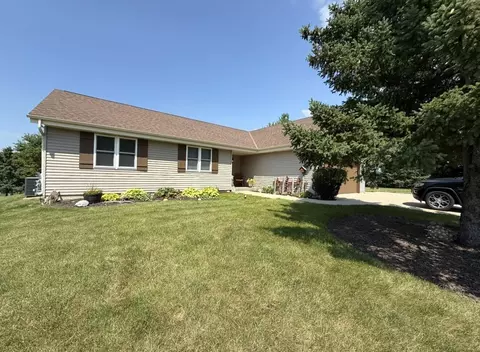 400 Prairie Hl, Waterford, WI 53185