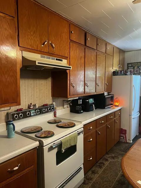 Kitchen - n2640 Bates Road, Lyndon, WI 53011 photo 3 of 4
