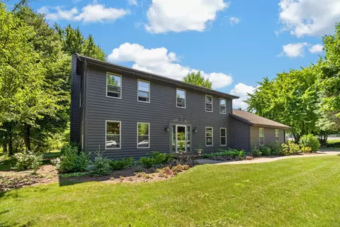 6605 Silver Shrs, Cedar Grove, WI 53013
