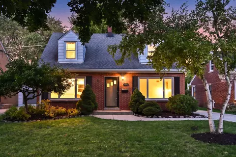 534 N 105th, Wauwatosa, WI 53226