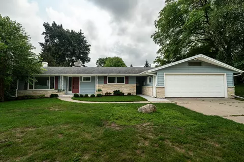 805 W Decorah, West Bend, WI 53095