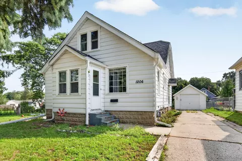 1206 S 91st, West Allis, WI 53214
