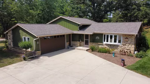 967 Wisconsin 83, Hartford, WI 53027