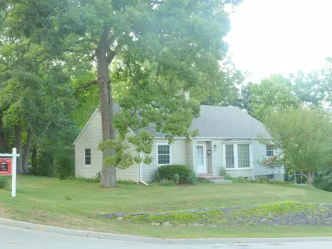 227 3rd, Pewaukee, WI 53072