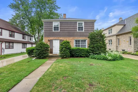 8811 W Hawthorne #8813, Wauwatosa, WI 53226