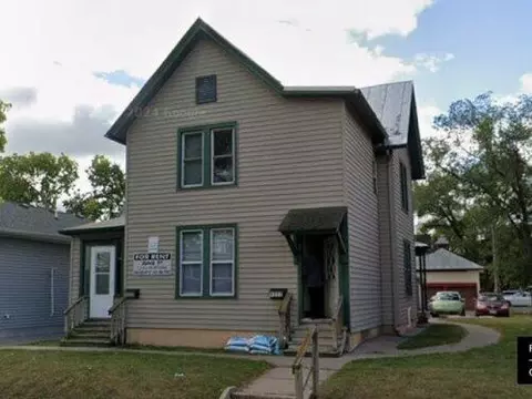 1222 State, La Crosse, WI 54601