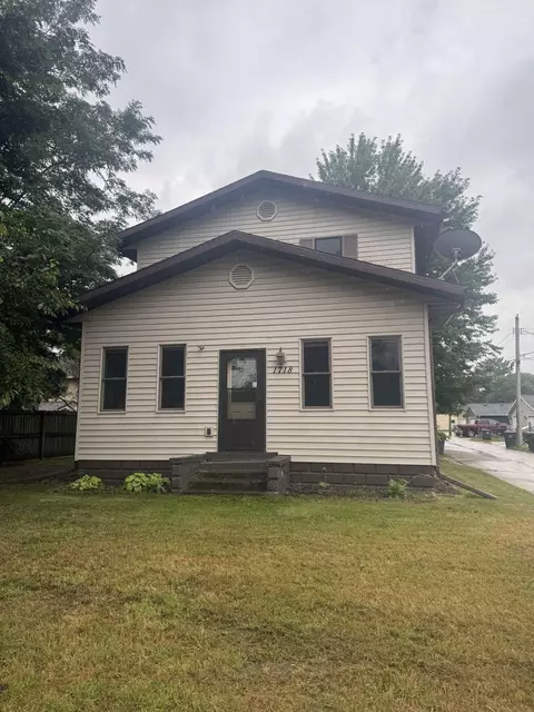 1718 Hagar, La Crosse, WI 54603