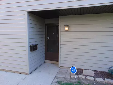 8933 N 70th #8933, Milwaukee, WI 53223