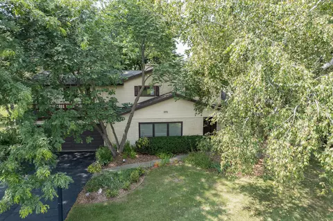 1408 Country Clb, Watertown, WI 53098