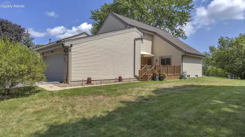 7266 S Delaine, Oak Creek, WI 53154