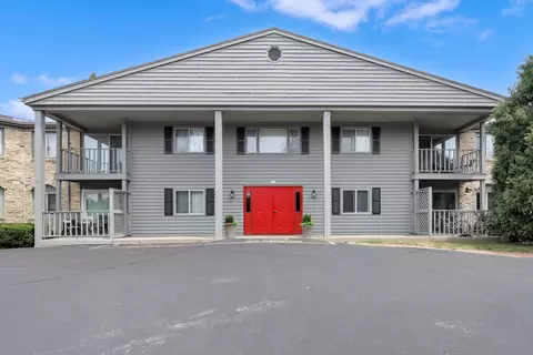 7234 N Green Bay #208, Glendale, WI 53209