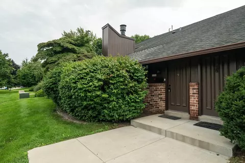 5190 Woodbridge, Greenfield, WI 53221