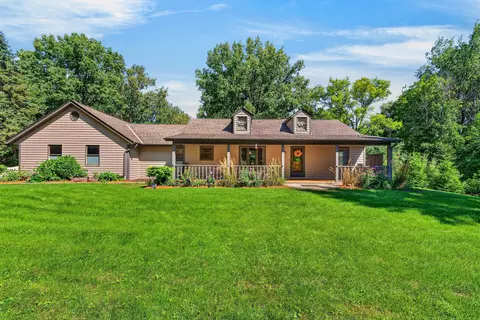 6242 Pleasant Vly, Cedarburg, WI 53024