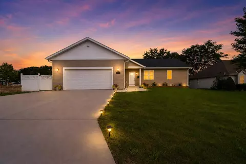 9022 W Stuth, West Allis, WI 53227