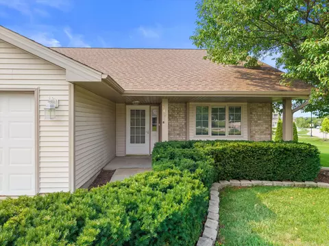 8407 S Cortland, Oak Creek, WI 53154