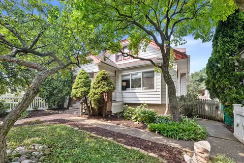 1816 E Beverly, Shorewood, WI 53211
