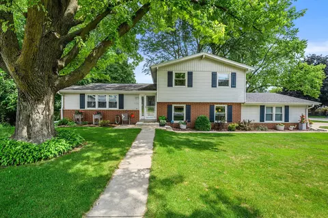 w172n9390 Shady, Menomonee Falls, WI 53051