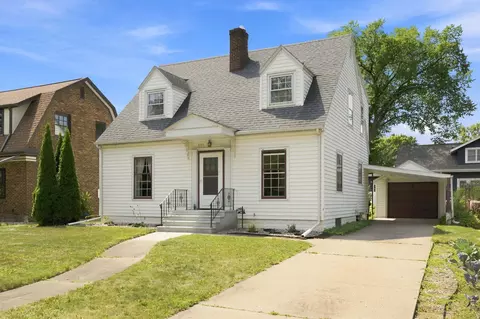 208 21st, La Crosse, WI 54601