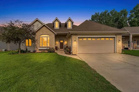 1296 Carla, West Bend, WI 53095