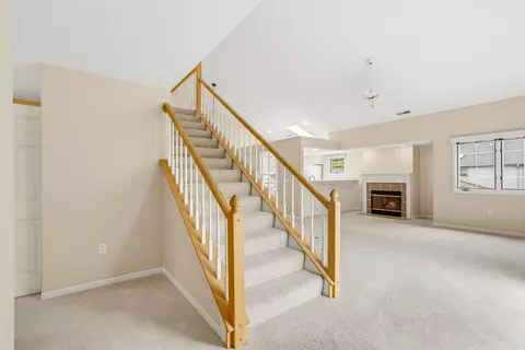 Living - 2215 Circle Rdg #B, Delafield, WI 53018 photo 4 of 6