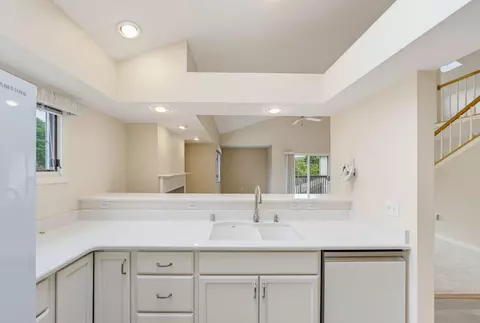 Kitchen - 2215 Circle Rdg #B, Delafield, WI 53018 photo 1 of 3