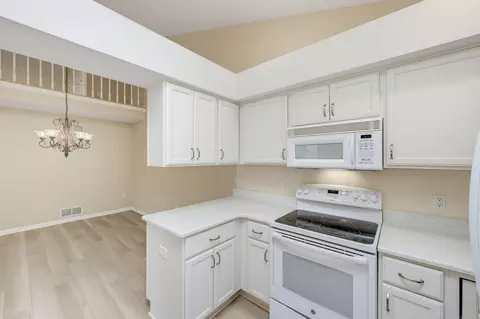 Kitchen - 2215 Circle Rdg #B, Delafield, WI 53018 photo 2 of 3
