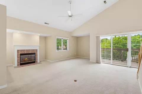 Living - 2215 Circle Rdg #B, Delafield, WI 53018 photo 3 of 6