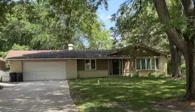 w276n1628 Spring Crk, Pewaukee, WI 53072