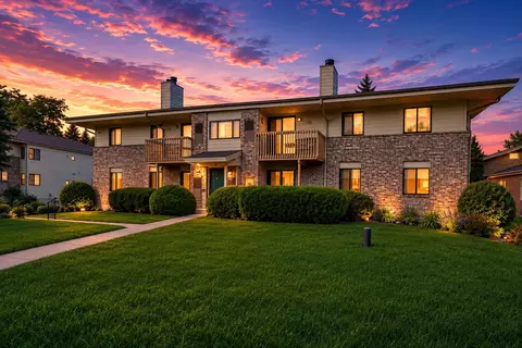 116 E Freistadt #H, Thiensville, WI 53092