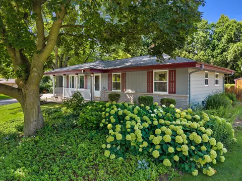 n85w18195 Lawrence, Menomonee Falls, WI 53051