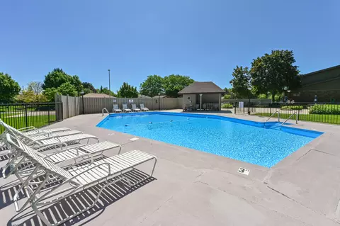 4015 S 84th #8, Greenfield, WI 53228
