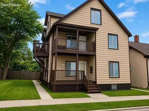 1027 Albert, Racine, WI 53404