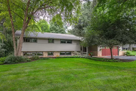 1860 Churchview, Brookfield, WI 53005