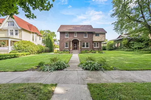 902 Clyman, Watertown, WI 53094